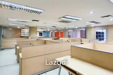 587 SQ.M Office for rent in Green Tower