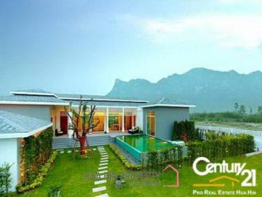 Off-Plan Luxury Pool Villas