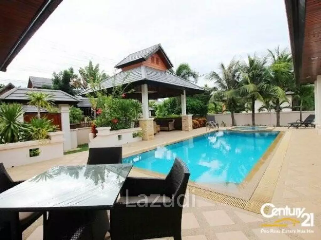 HILLSIDE HAMLET 1 : Bali Style Luxury Pool Villa