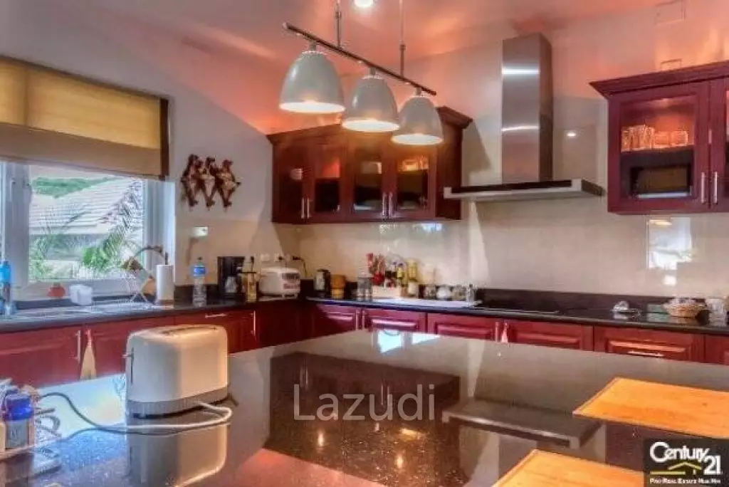 OASIS: Top Quality 3 Bed Pool Villa