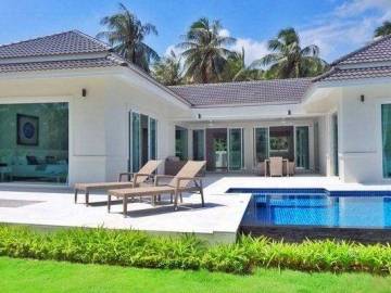 White Beach Villas : Bouganvilla VillaD