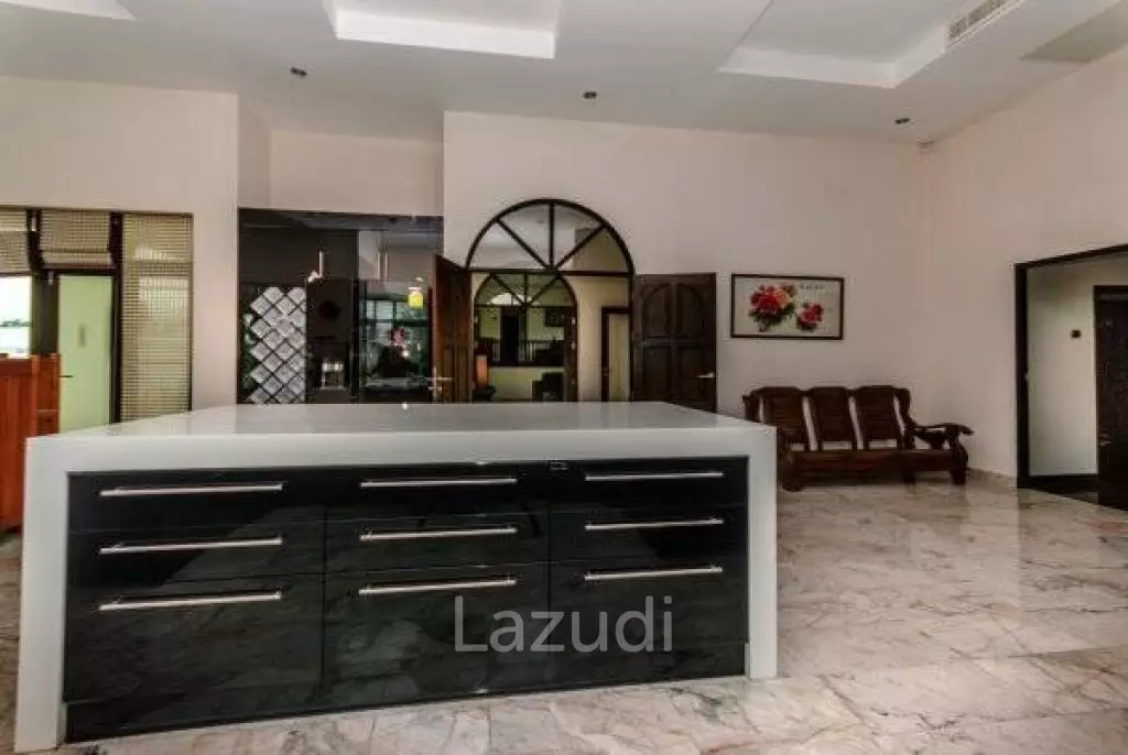 Top Quality 3 Bed Pool Villa with Spacious games room or 4th Bedroom
