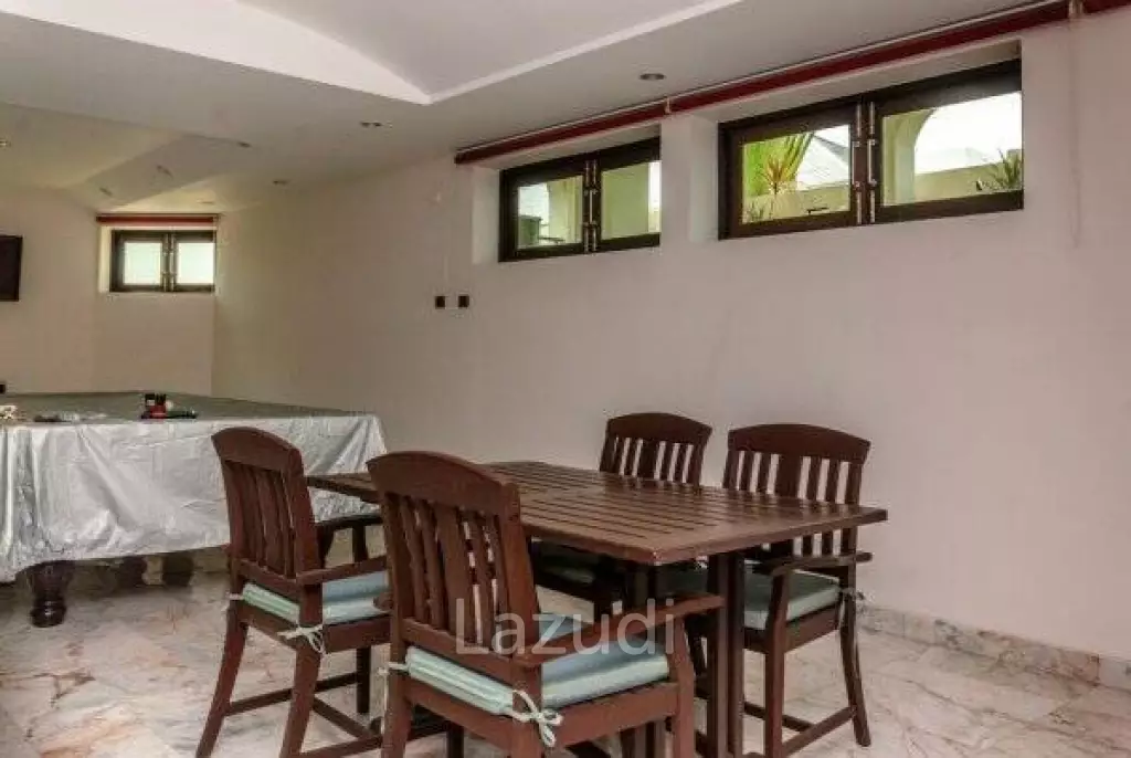 Top Quality 3 Bed Pool Villa with Spacious games room or 4th Bedroom