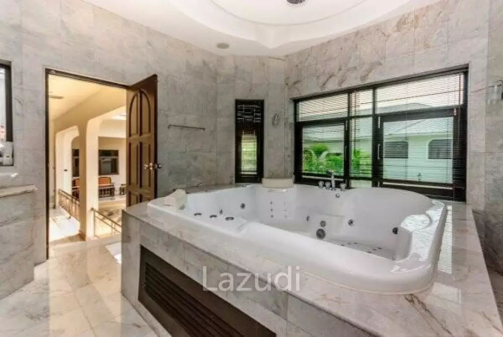 Top Quality 3 Bed Pool Villa with Spacious games room or 4th Bedroom