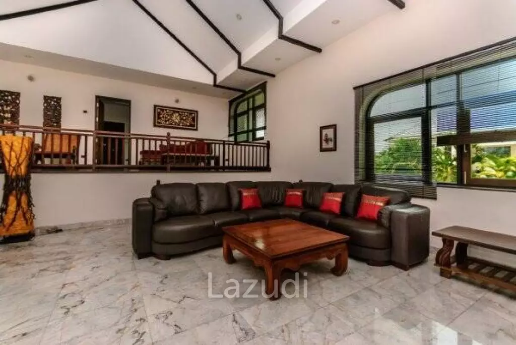 Top Quality 3 Bed Pool Villa with Spacious games room or 4th Bedroom