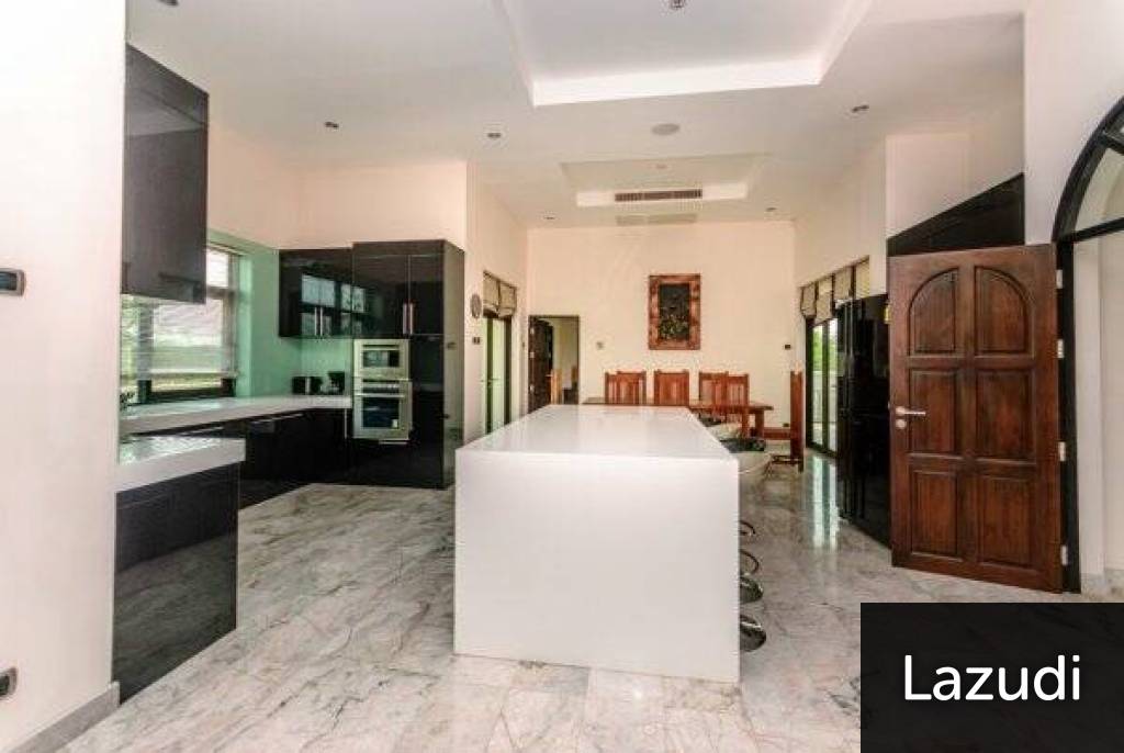 Top Quality 3 Bed Pool Villa with Spacious games room or 4th Bedroom Top Quality 3 Bed Pool Villa with Spacious games room or 4th Bedroom