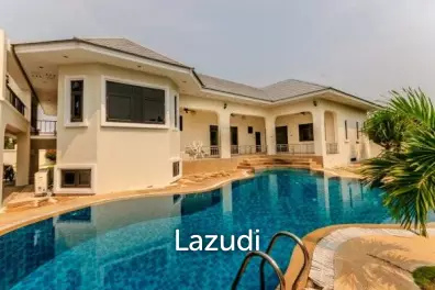 Top Quality 3 Bed Pool Villa with Spacious games room or 4th Bedroom