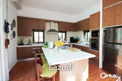 PALM HILLS HOMES : 3 Bedroom Luxury Villa on Palm Hills Golf Course