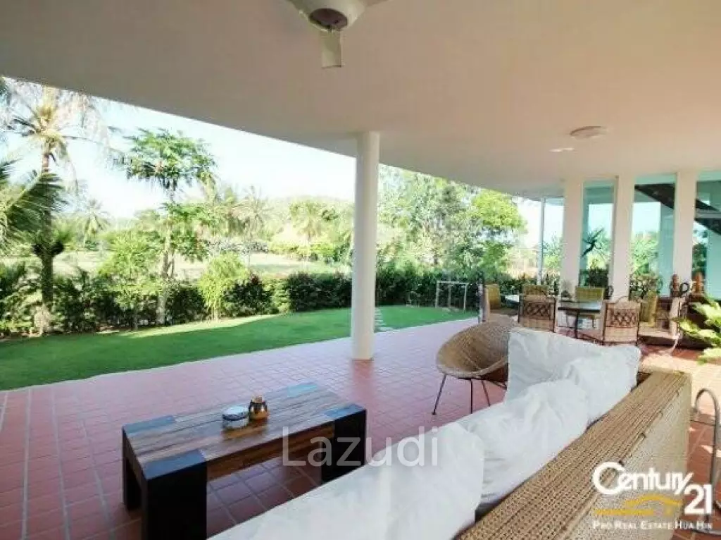 PALM HILLS HOMES : 3 Bedroom Luxury Villa on Palm Hills Golf Course