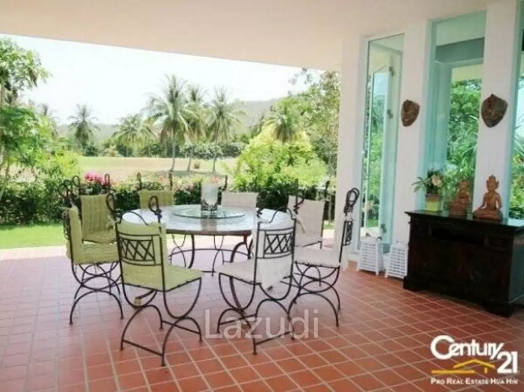 PALM HILLS HOMES : 3 Bedroom Luxury Villa on Palm Hills Golf Course