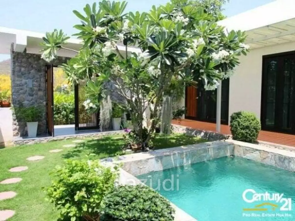 PALM HILLS HOMES : 3 Bedroom Luxury Villa on Palm Hills Golf Course