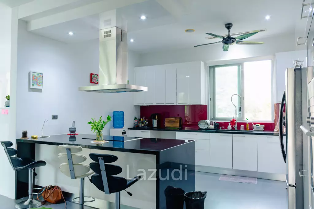 RED MOUNTAIN LUXURY : Beautifully Designed and Finished 3 Bed Pool Villa