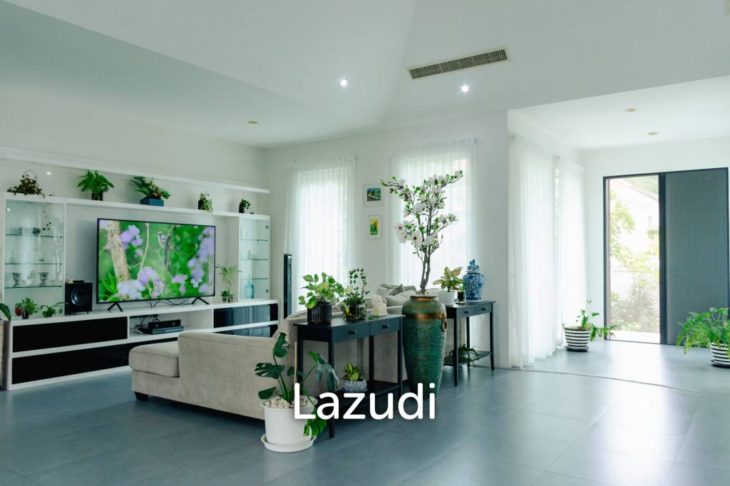 RED MOUNTAIN LUXURY : Beautifully Designed and Finished 3 Bed Pool Villa