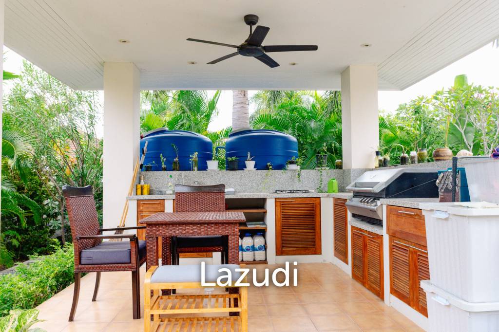 RED MOUNTAIN LUXURY : Beautifully Designed and Finished 3 Bed Pool Villa