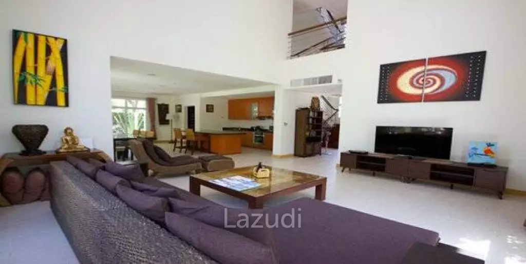 Modern 2 Storey 4 Bed Villa with Pool