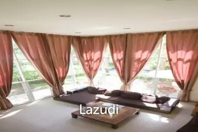 Modern 2 Storey 4 Bed Villa with Pool