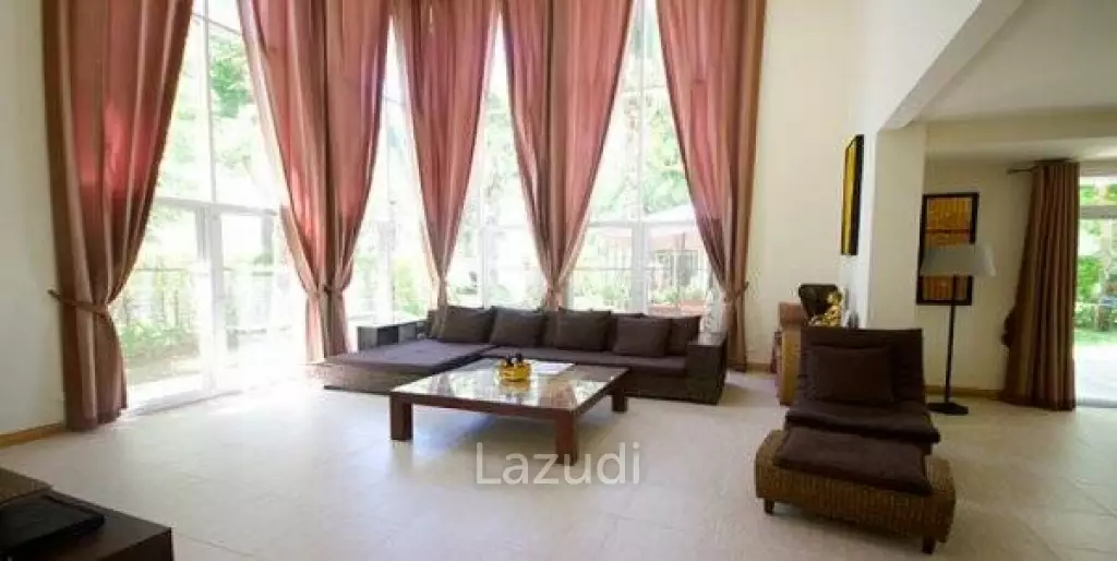 Modern 2 Storey 4 Bed Villa with Pool