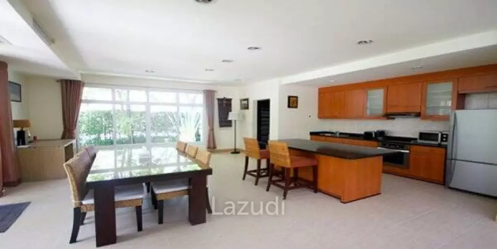 Modern 2 Storey 4 Bed Villa with Pool