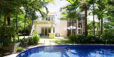 Modern 2 Storey 4 Bed Villa with Pool