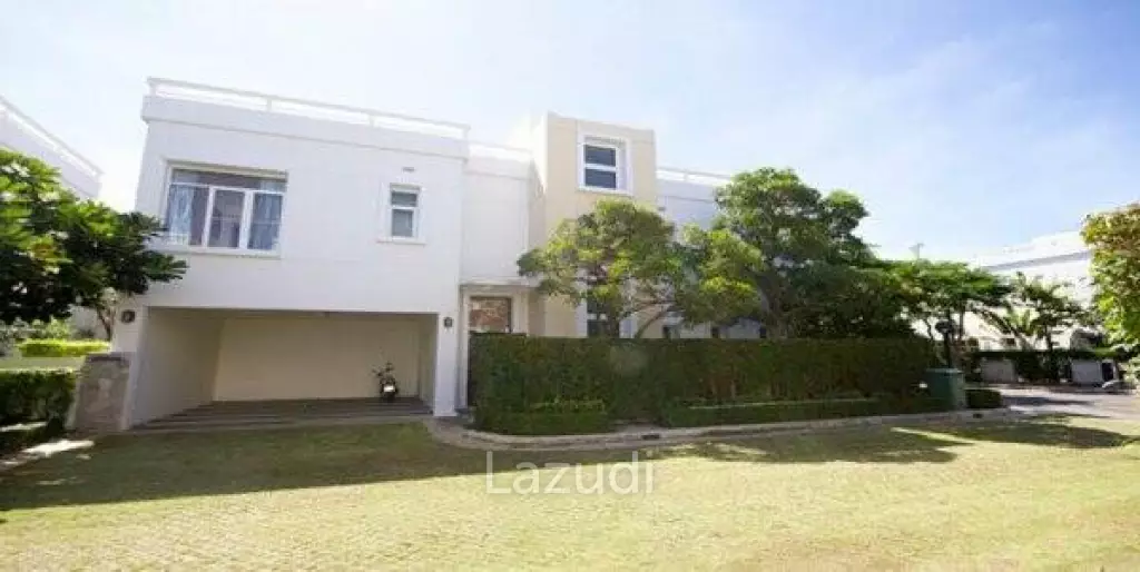 Modern 2 Storey 4 Bed Villa with Pool