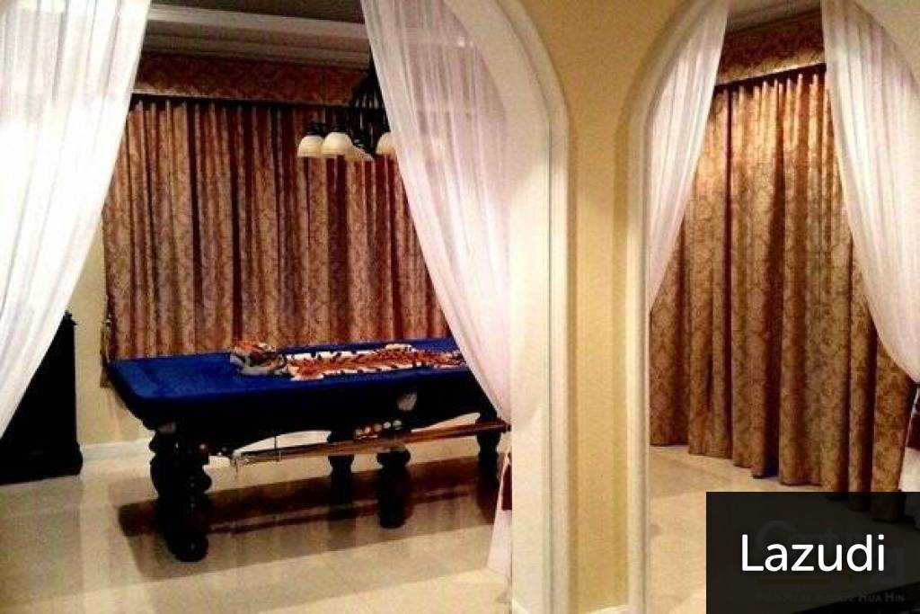 Luxury 6 Bed Pool Mansion