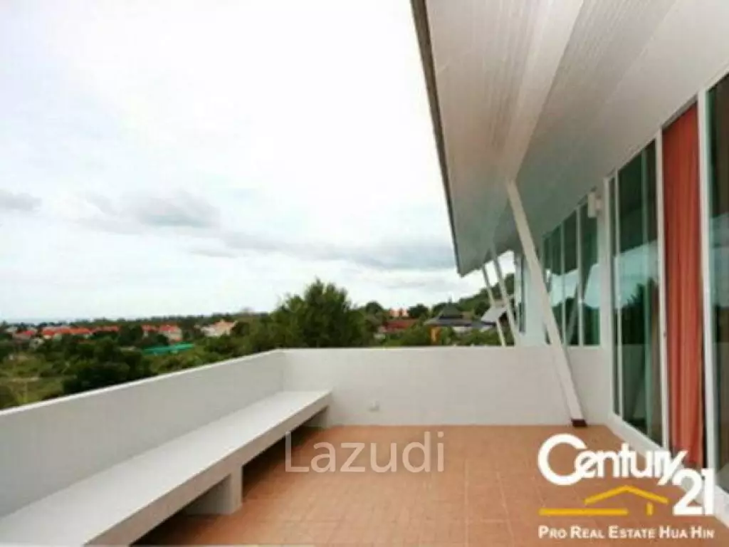 Modern Large Pool Villa