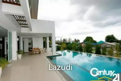 Modern Large Pool Villa