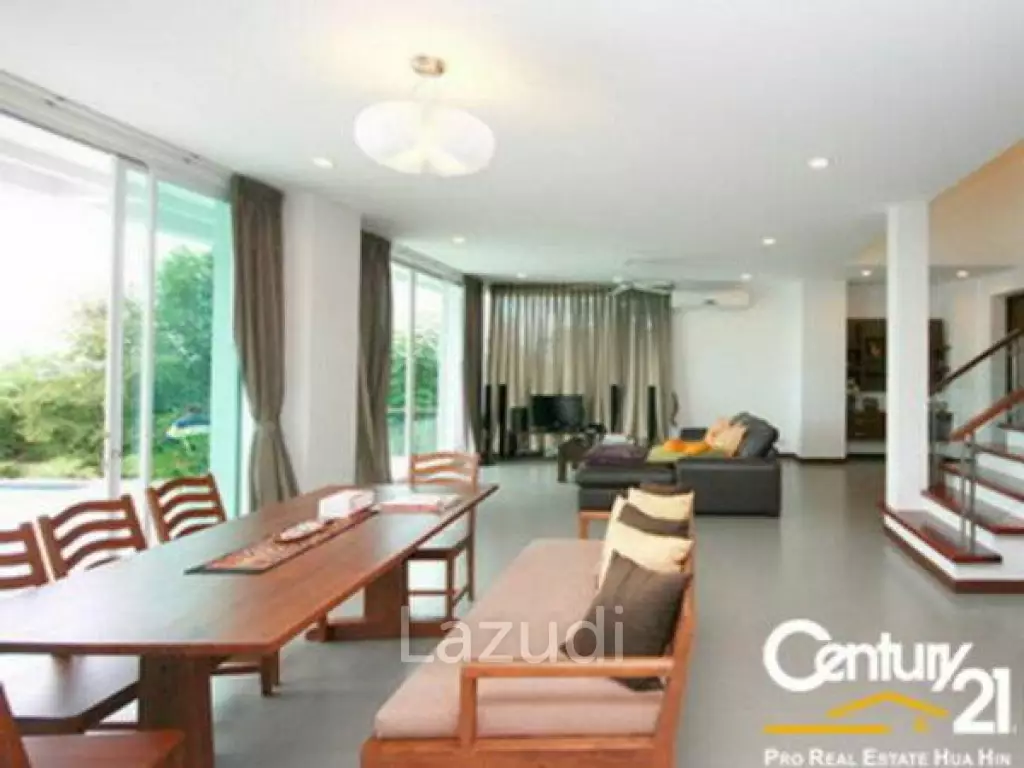 Modern Large Pool Villa