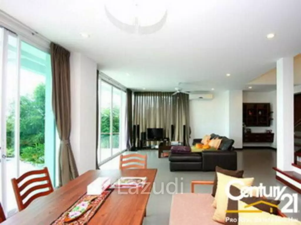 Modern Large Pool Villa