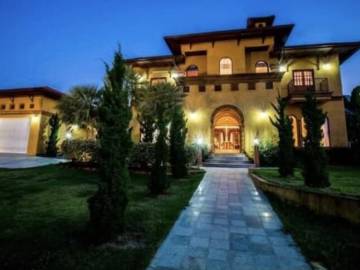 Large Tuscany Designed 4 Bed Pool Villa