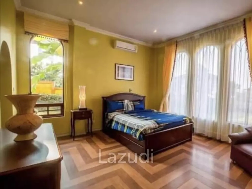 Large Tuscany Designed 4 Bed Pool Villa