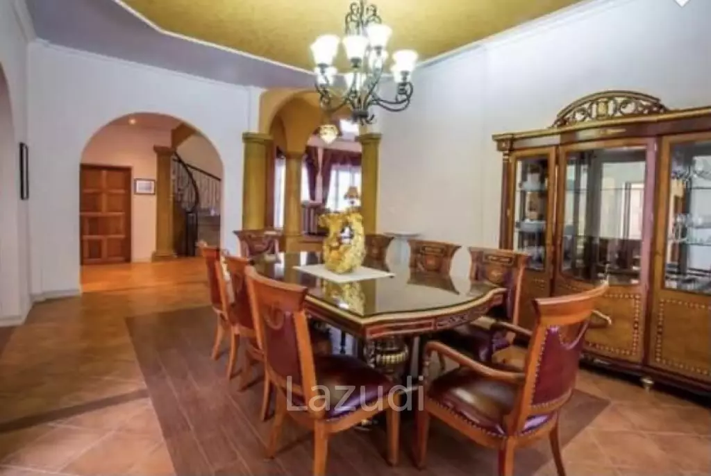 Large Tuscany Designed 4 Bed Pool Villa