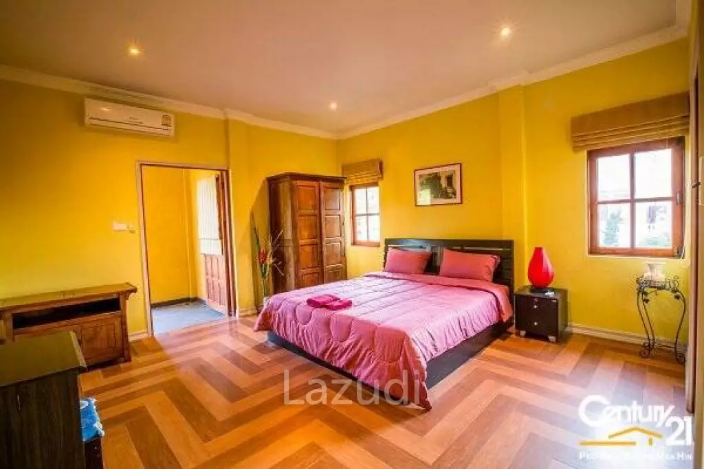 Large Tuscany Designed 4 Bed Pool Villa