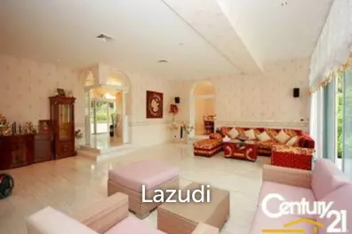 PALM HILLS HOMES : 2 Storey 4 Bed Pool Villa on double plot on Golf Course