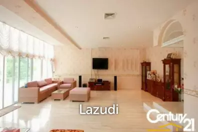 PALM HILLS HOMES : 2 Storey 4 Bed Pool Villa on double plot on Golf Course