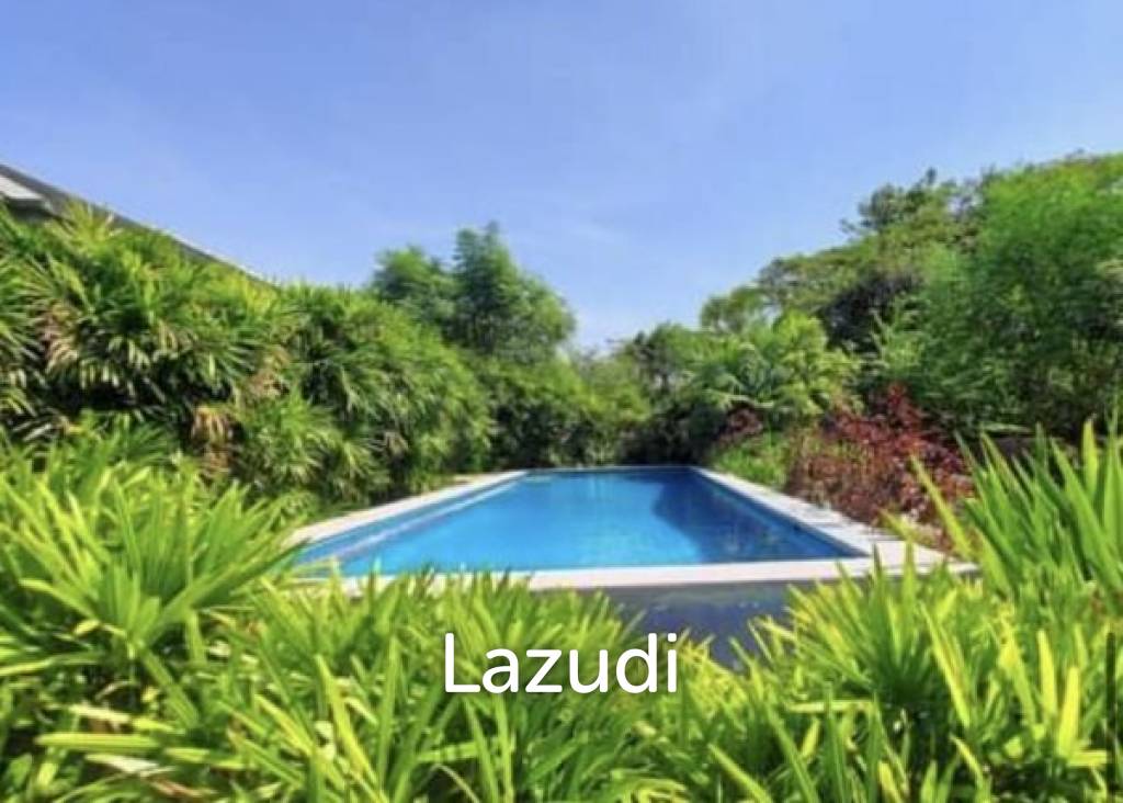 SPRINGFIELD VILLAS: Pool Villa On Golf Course