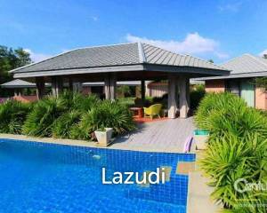 SPRINGFIELD VILLAS: Pool Villa On Golf Course