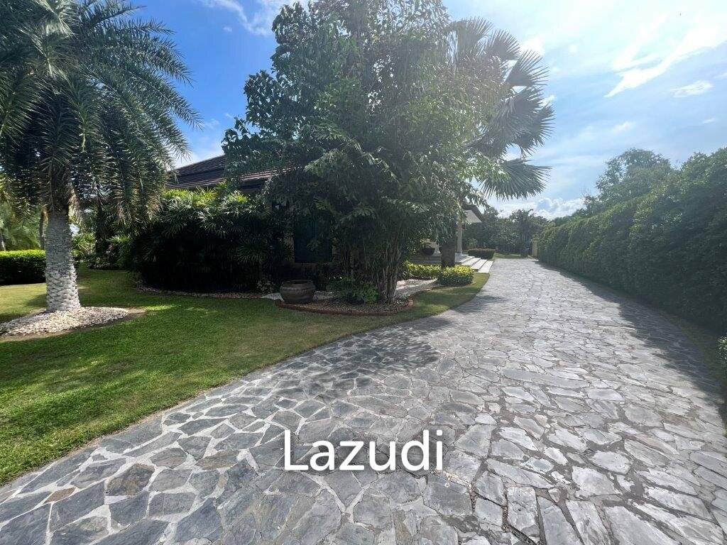 3,600 Sqm 4 Bed 5 Bath Villa For Sale