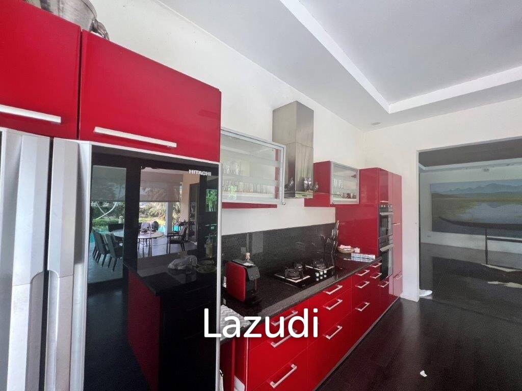 3,600 Sqm 4 Bed 5 Bath Villa For Sale