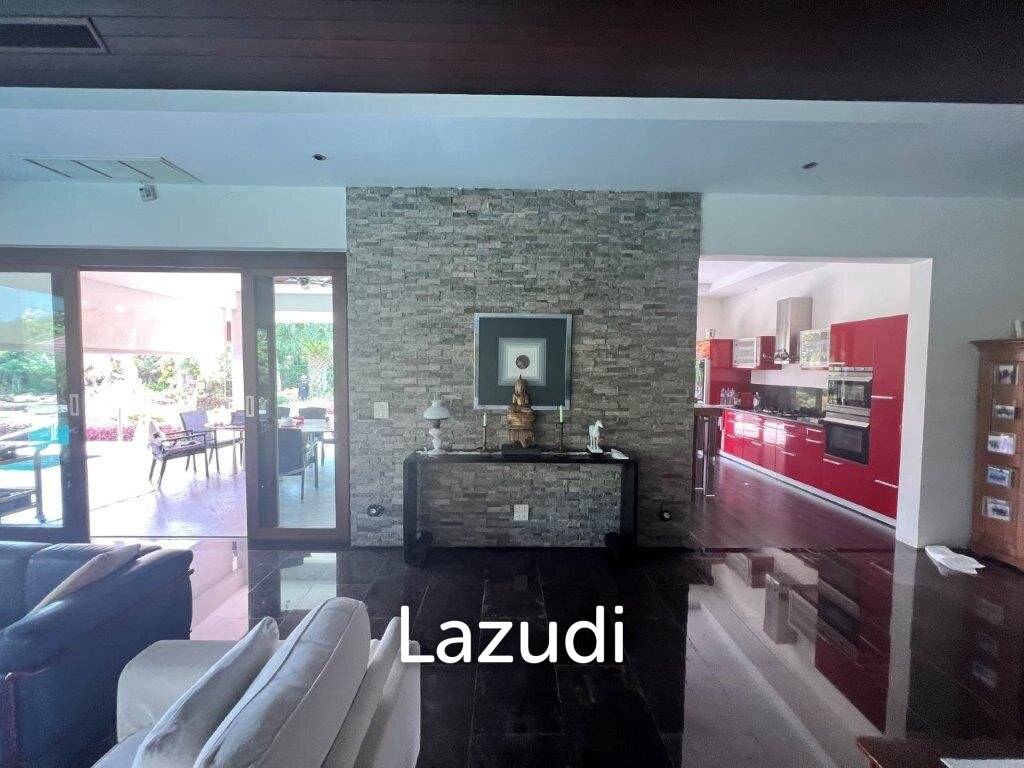 3,600 Sqm 4 Bed 5 Bath Villa For Sale