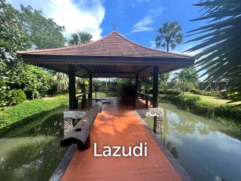 3,600 Sqm 4 Bed 5 Bath Villa For Sale