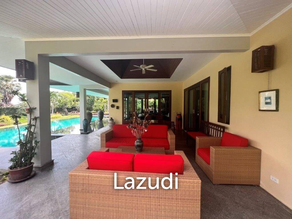 3,600 Sqm 4 Bed 5 Bath Villa For Sale