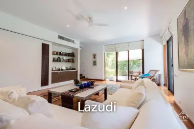 PALM HILLS HOMES : Great Design and Views Pool Villa On Golf Course