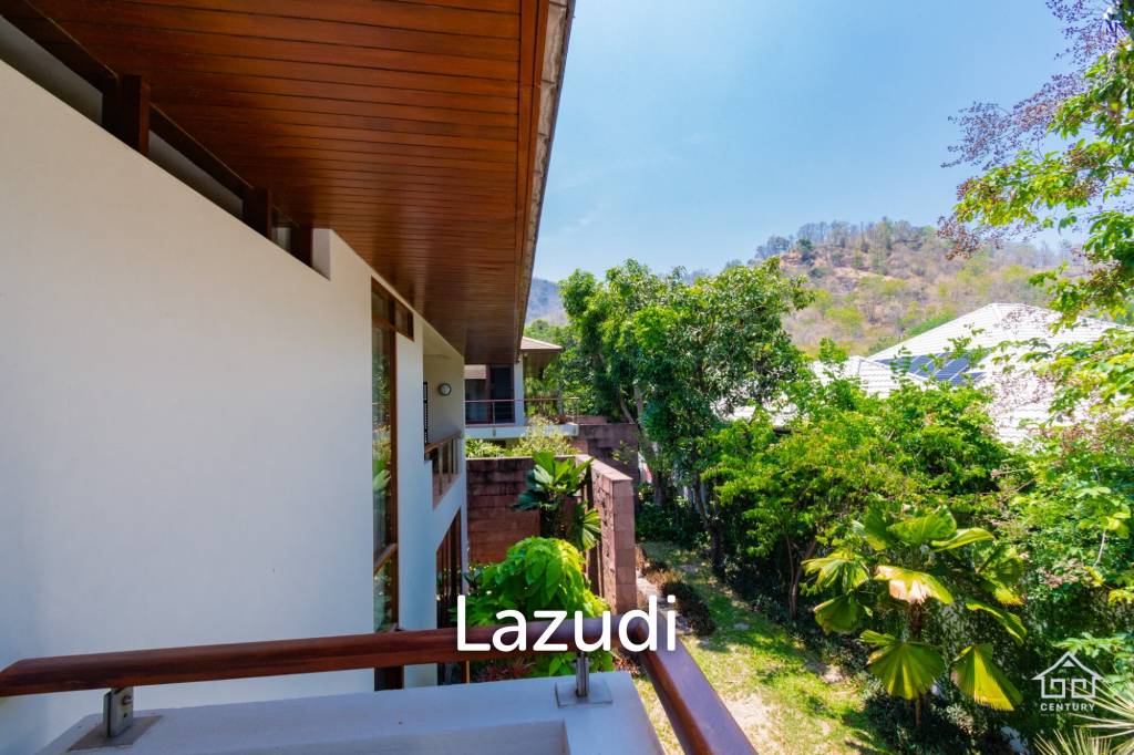 2,000 Sqm 4 Bed 4 Bath Villa For Sale