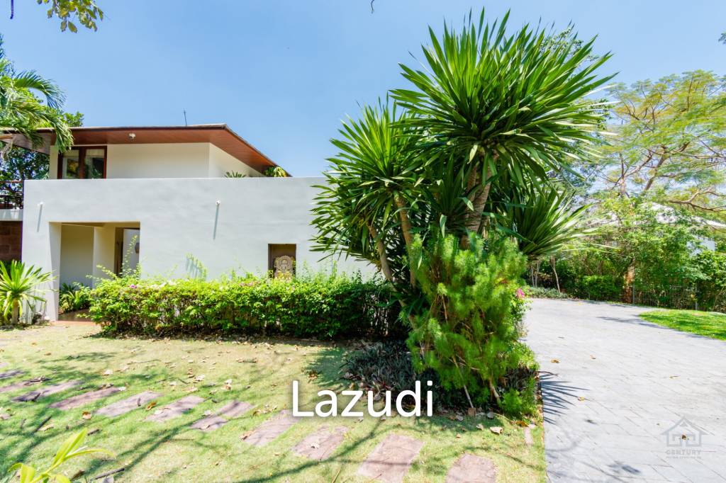 2,000 Sqm 4 Bed 4 Bath Villa For Sale