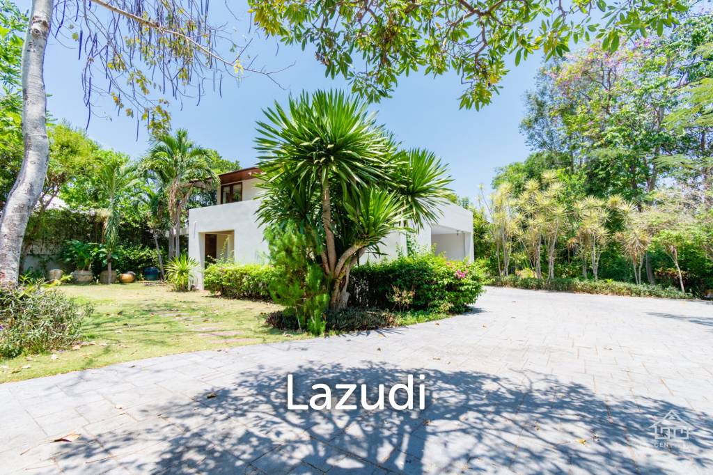 2,000 Sqm 4 Bed 4 Bath Villa For Sale