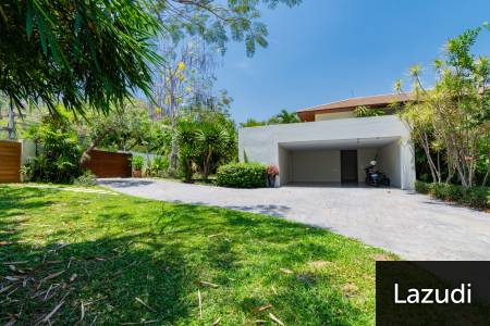 PALM HILLS HOMES : Great Design and Views Pool Villa On Golf Course