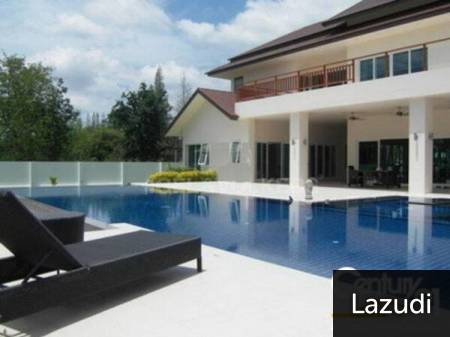 SPRINGFIELD GOLF VILLAS : Grand Luxury 5 Bed Pool Villa
