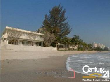 Beachfront Luxury 3 Bed Villa plus 18 3 and 4 bed modern townhouses