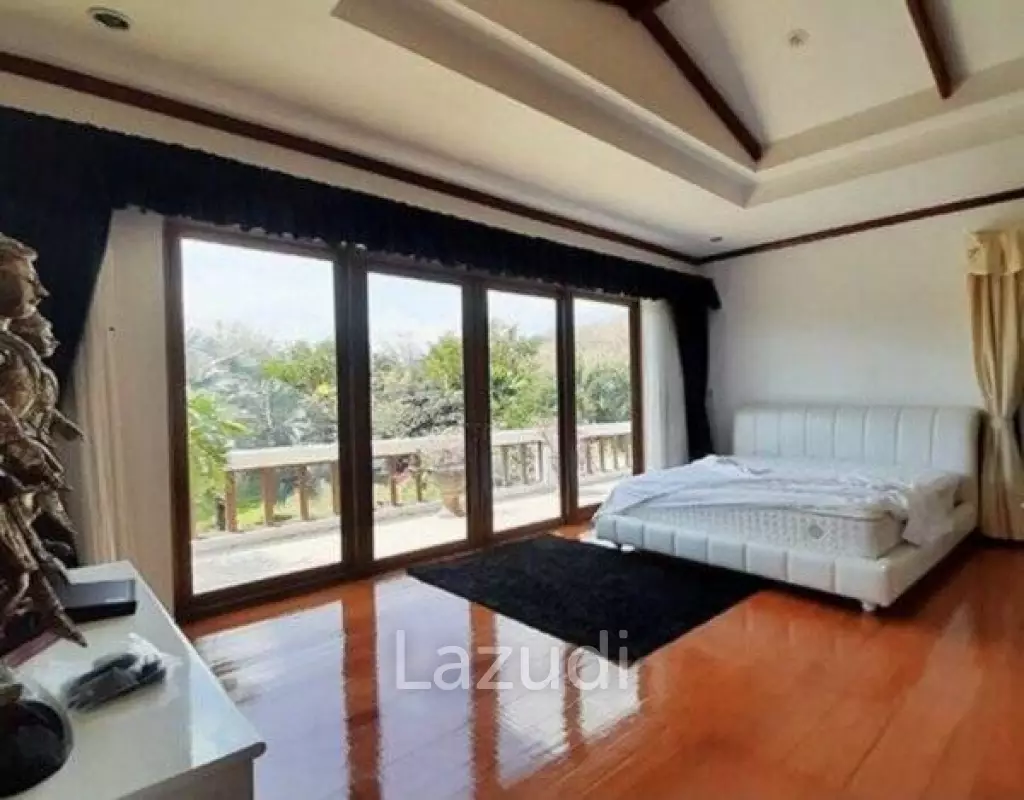 PALM HILLS RESIDENCES : 9 Bed Grand Luxury Pool Villa On Golf Course